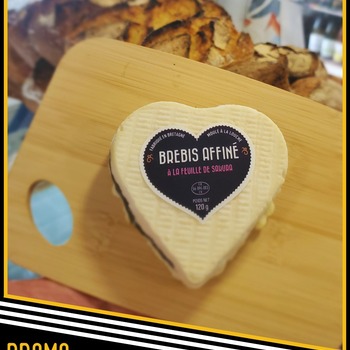 Promo du mois 
-10% sur le fromage de brebis affiné à la feuille de Sakura

Le fromage de brebis affiné à la feuille de Sakura de la fromagerie d’Arvor, située à Kervignac, est une véritable délicatesse qui allie innovation et tradition. Ce fromage unique se distingue par son affinage exceptionnel, réalisé avec des feuilles de cerisier Sakura, qui lui confèrent une saveur délicate et parfumée, tout en ajoutant une touche visuelle élégante.

La pâte onctueuse et crémeuse de ce fromage révèle des arômes subtils de fruits et de fleurs, harmonisant parfaitement la richesse du lait de brebis avec la fraîcheur des feuilles de cerisier. Chaque bouchée offre une expérience gustative raffinée, où se mêlent des notes légèrement boisées et floral, faisant de ce fromage un incontournable pour les amateurs de produits artisanaux.

Idéal pour accompagner un verre de vin ou pour agrémenter une planche de fromages, le brebis affiné à la feuille de Sakura de la fromagerie d’Arvor est un hommage au savoir-faire des artisans fromagers bretons, qui mettent un point d’honneur à valoriser les richesses de leur terroir. Découvrez ce trésor culinaire et laissez-vous séduire par son caractère unique et sa finesse.

#tomme #fromage #breizhenbouche #locaux #produitslocaux #breizh #bretagne #plouhinec #morbihan
**Promotion dans la limite des stocks disponibles. **Promotion disponible uniquement en magasin au 61 rue du Pont Lorois à Plouhinec